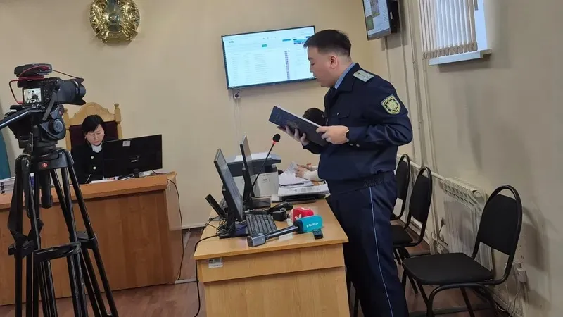 Жәбірленушілер қатарында әкімдер мен депутат бар: Оралда блогер сотталып жатыр