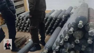 Шымкенттегі бір түнгі клубта ІІМ қызметкерлері жүздеген көңіл көтеретін газ баллондары бар қойманы анықтады, деп хабарлайды Zakon.kz., сурет - Zakon.kz жаңалық 30.01.2026 09:50