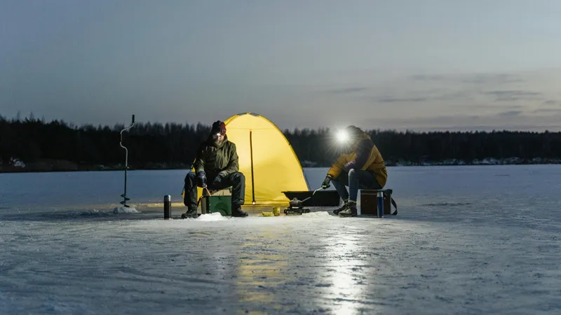 Астанадағы Майбалық көлінде екі балықшы құтқарылды