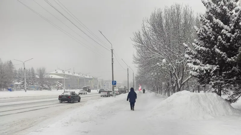 Өскеменге тұман түсіп, қою түтін басты: экологтар ауаның сапасына баға берді