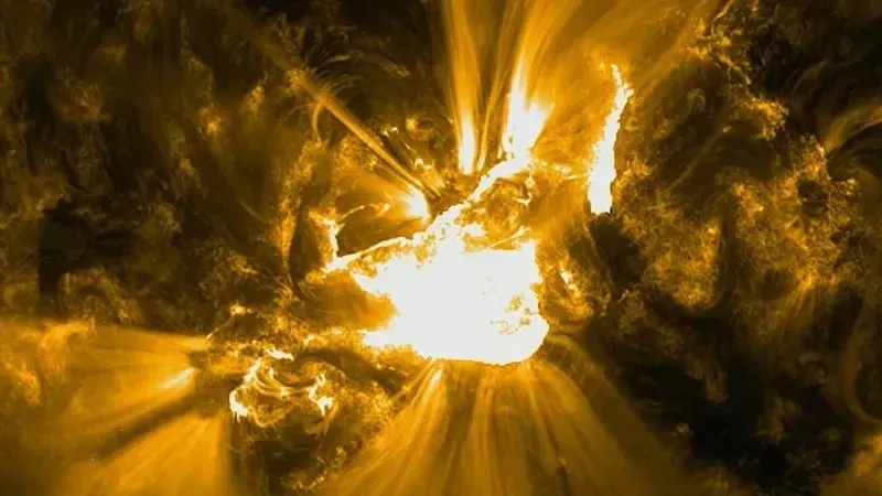 Күнде қатты жарылыстар болды: Жерге магниттік дауыл таяп келеді