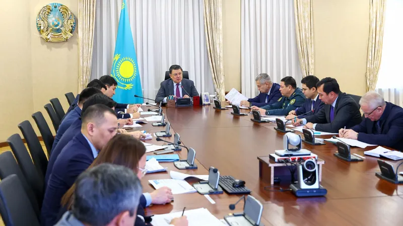 Қанат Бозымбаев өңірлердің су тасқыны қаупі жоғары кезеңге дайындық барысын тексерді