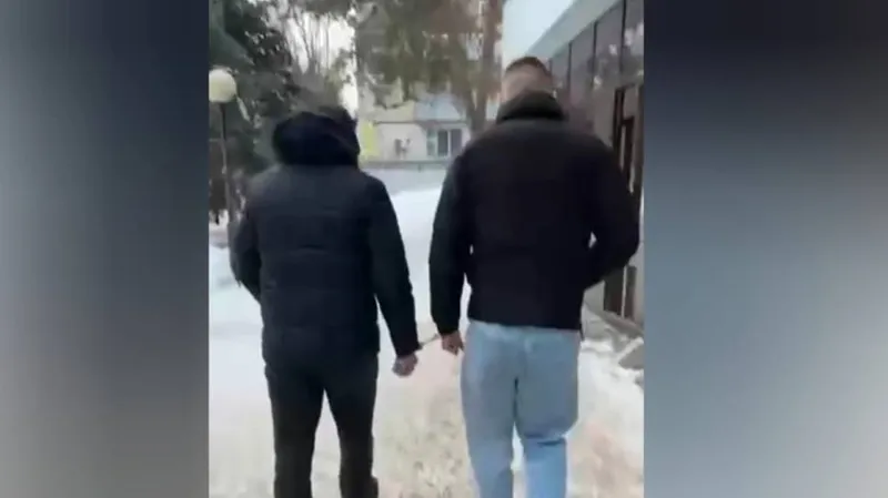 Ақтөбеде полицейлер дропперді ұстап, қомақты қаражаттың шетелге шығарылуына жол бермеді