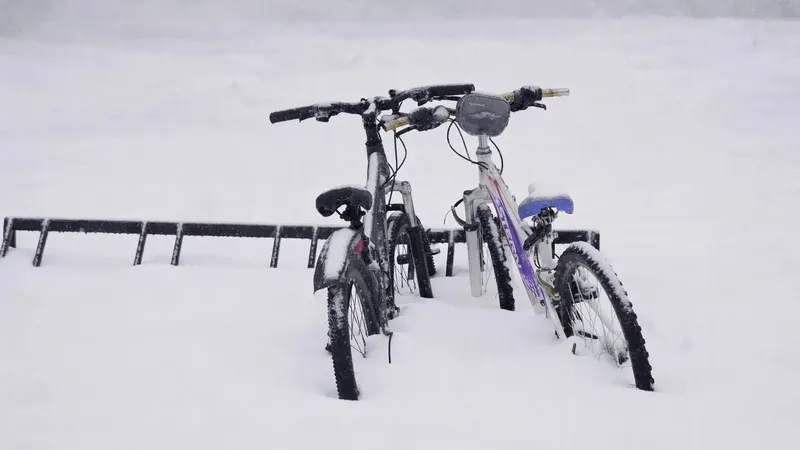 Дауылды жел, қалың қар және аяз: 7 ақпанда ауа райы қандай болады