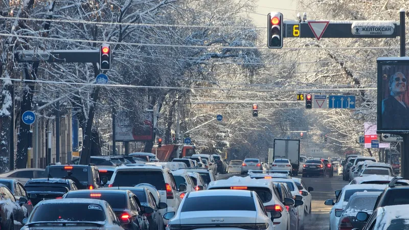 Алматыда қар салдарынан 10 балдық кептеліс пайда болды