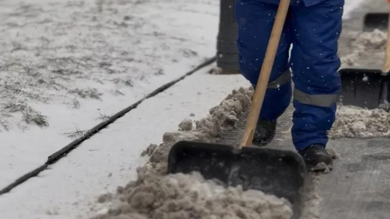 Алматылықтар қар тазалау мәселесі бойынша қайда хабарласа алады