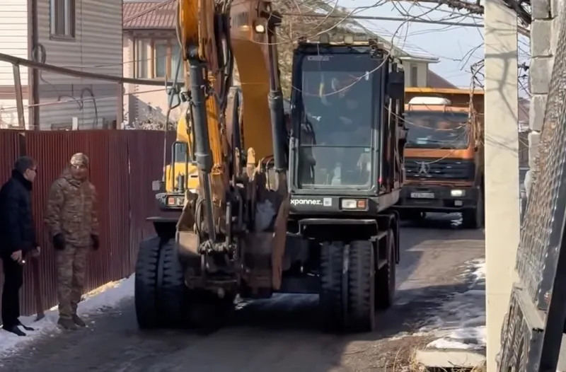 Талғар ауданында беткейден топырақ тұрғын үйлерге жетті