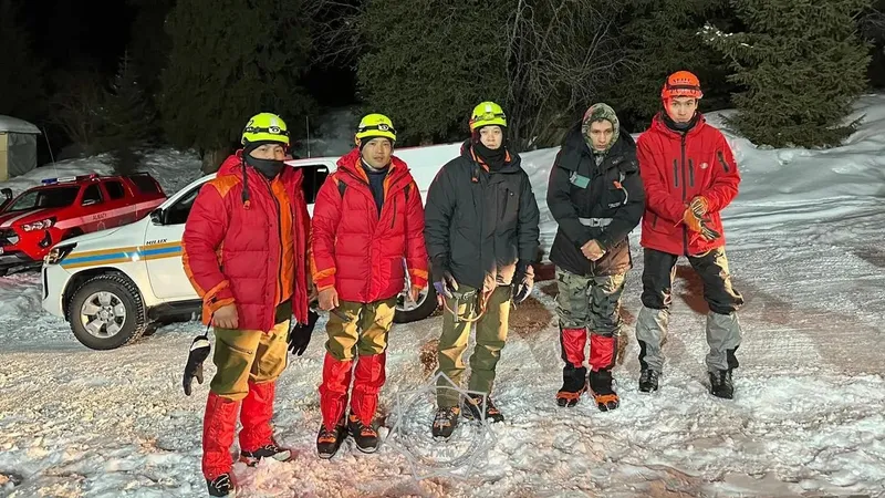 Алматы құтқарушылары тауда қалған жігітті аман алып қалды