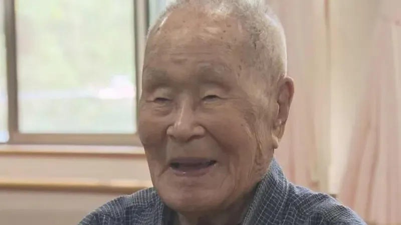 "Соғысты бастан өткерген": Жапонияның ең қарт азаматы 111 жасында өмірден өтті