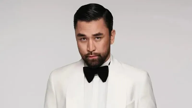 Amre наурыз айында жанкүйерлерін қуантпақ