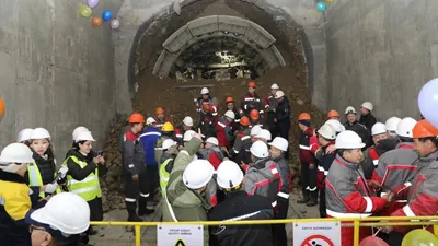 Алматыда қолданыстағы "Бауыржан Момышұлы" метро бекеті мен жаңа "Қалқаман" бекеті арасындағы ұзындығы 1593 метр болатын оң жақ бағыттағы тоннельді қазу жұмыстары толық аяқталды., сурет - Zakon.kz жаңалық 13.02.2026 14:33