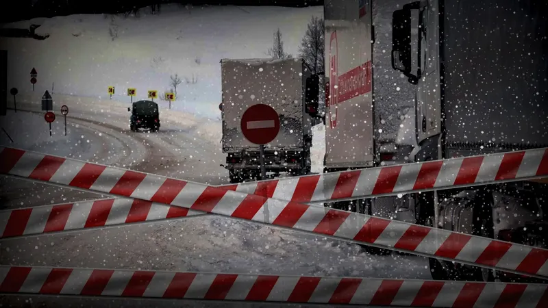 Қазақстанда бірнеше жолда жүк көліктерінің қозғалысы шектелді