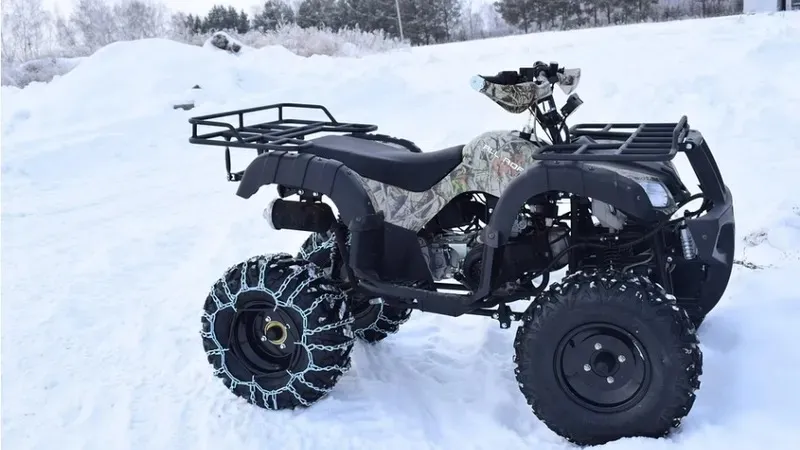 Бурабайда қыз бен жігіт қарда жүретін көлікпен апатқа түскен: бойжеткен комада жатыр