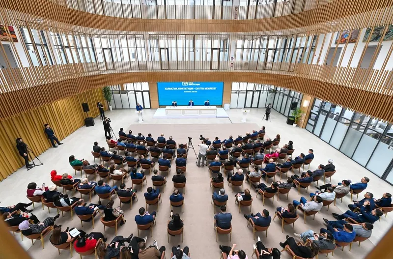 Кездесу, Қызылорда, Халықтық Конституция, Қуатты мемлекет, сарапшылар  , сурет - Zakon.kz жаңалық 18.02.2026 18:34