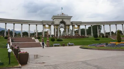 Алматыда ең ірі әрі адам ең көп баратын қоғамдық кеңістіктердің бірі – Тұңғыш Президент саябағын кешенді қайта жаңғырту жұмыстары басталады. Бұл туралы Қоғамдық кеңістіктерді дамыту басқармасының өкілдері айтты., сурет - Zakon.kz жаңалық 19.02.2026 09:33