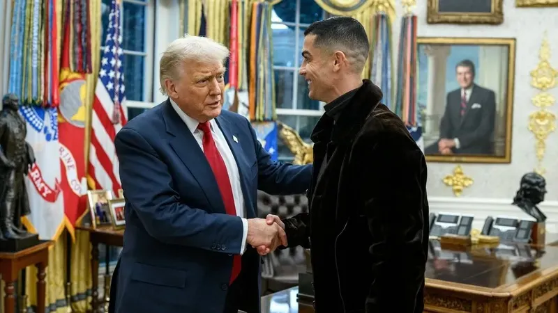 Трамп Роналдудың Америкаға келгенін күтіп отырғанын мәлімдеді