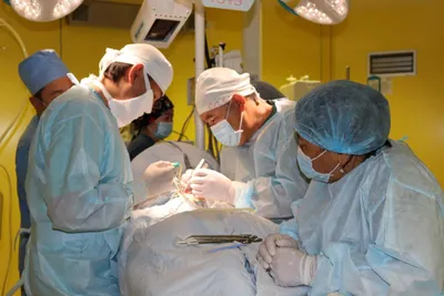 Алматыда алғаш рет кәмелетке толмаған науқасқа жамбас-сан буынын толық алмастыру отасы жасалды, сурет - Zakon.kz жаңалық 24.02.2026 19:22