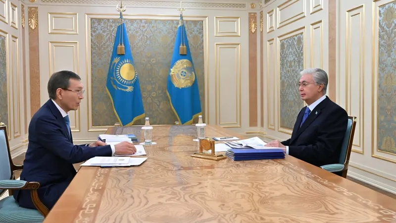 Қасым-Жомарт Тоқаев Орталық референдум комиссиясының төрағасын қабылдады