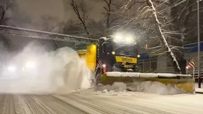Алматыға қалың қар жауды: бір тәулікте 17 см қар түсіп, көшелерге 2,7 мыңнан астам коммуналдық қызметкер шықты, сурет - Zakon.kz жаңалық 25.02.2026 11:56