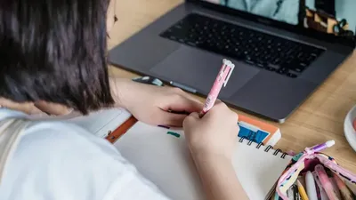 Оқушы, Астана, 26 ақпан, онлайн, қашықтан оқыту форматы, сурет - Zakon.kz жаңалық 25.02.2026 21:23