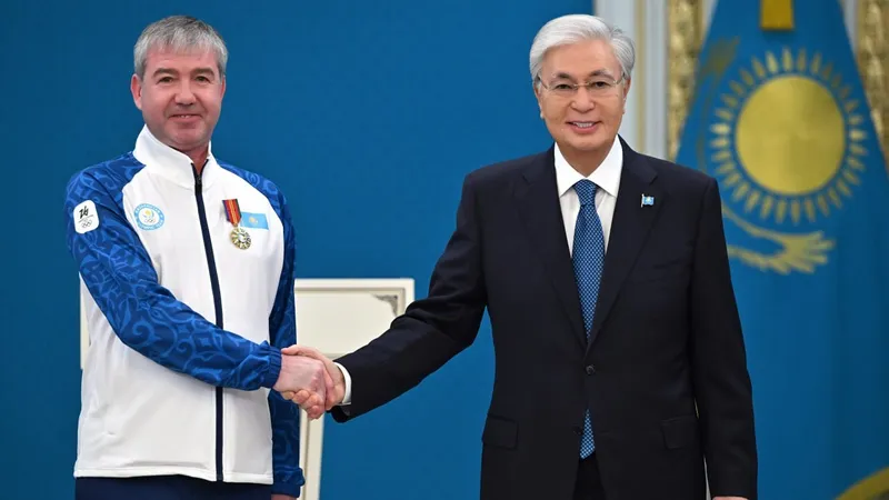 Президент Шайдоровтың бапкеріне: Ерен жетістіктеріңізді жалғайтын лайықты ізбасар дайындадыңыз