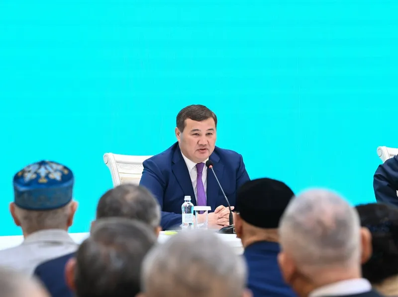 Нұрлыбек Нәлібаев, Қызылорда, кездесу, ардагерлер, зиялы қауым, жаңа Конституция, сурет - Zakon.kz жаңалық 27.02.2026 23:20