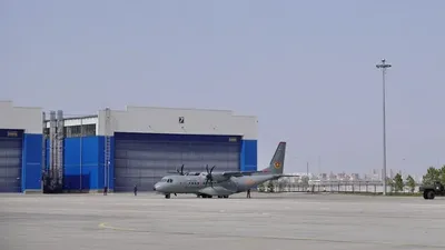 Қорғаныс министрі Дәурен Қосанов Ақорда кулуарында Қарағанды облысында Су-30СМ жойғыш ұшағының апатқа ұшырауына қатысты пікір білдіріп, ұшақтың 2022 жылы жеткізілгенін және ұшу уақыты 230 сағат болғанын айтты, деп хабарлайды Zakon.kz тілшісі., сурет - Zakon.kz жаңалық 27.02.2026 15:13