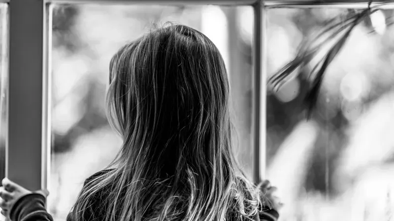 1-сыныпта оқитын қызға ер мұғалім тиіскен бе? Шымкенттегі мектептердің бірінен шу шықты