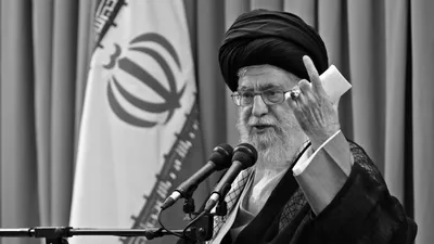 Әли Хаменеи, сурет - Zakon.kz жаңалық 01.03.2026 13:56