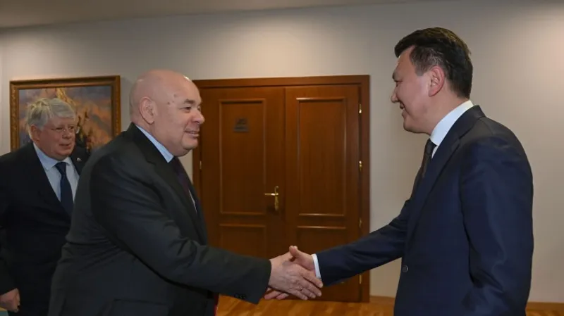 Ерлан Қарин Михаил Швыдкоймен кездесті