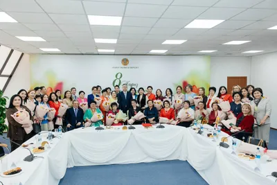 Серік Шәпкенов аймақтың әйелдер қауымын көктем мерекесімен құттықтады, сурет - Zakon.kz жаңалық 06.03.2026 19:33