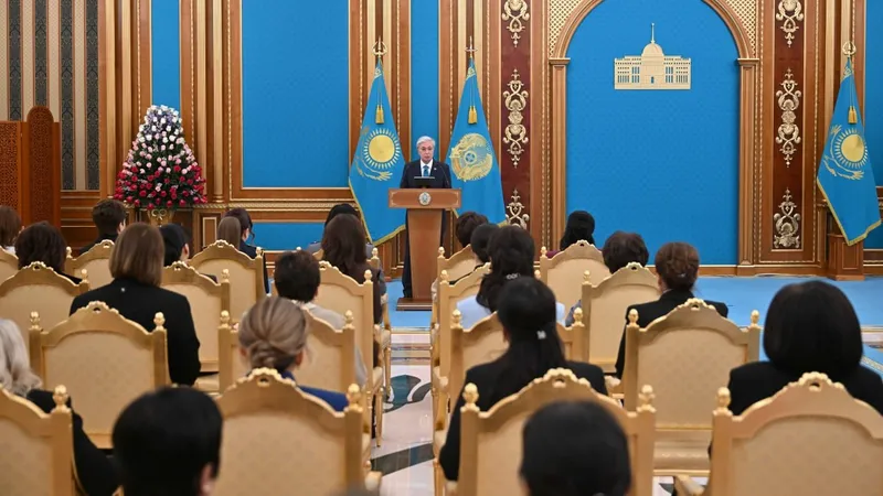 Тоқаев Халықаралық әйелдер күніне арналған салтанатты іс-шарада сөз сөйледі