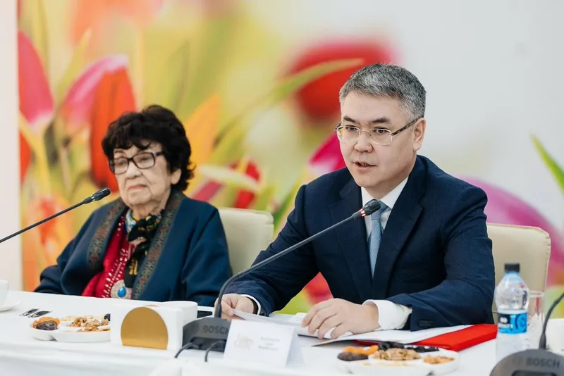 Серік Шәпкенов аймақтың әйелдер қауымын көктем мерекесімен құттықтады