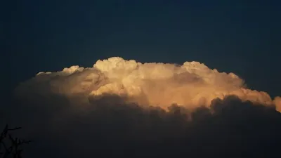 Иранның көгінде пайда болған "қышқылды бұлттар" Қазақстанға жетуі мүмкін бе - мамандар жауабы