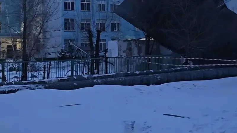 Екібастұзда жойқын желден балабақша аумағындағы шатыр құлап түсті