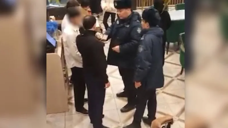 Алматыда үш күн ішінде полицейлер көшеде жүрген 250-ден астам жасөспірімді анықтады