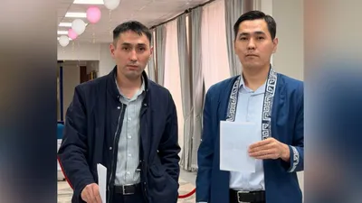 Егіз полицейлер референдумда өз таңдауларын жасады , сурет - Zakon.kz жаңалық 15.03.2026 15:28