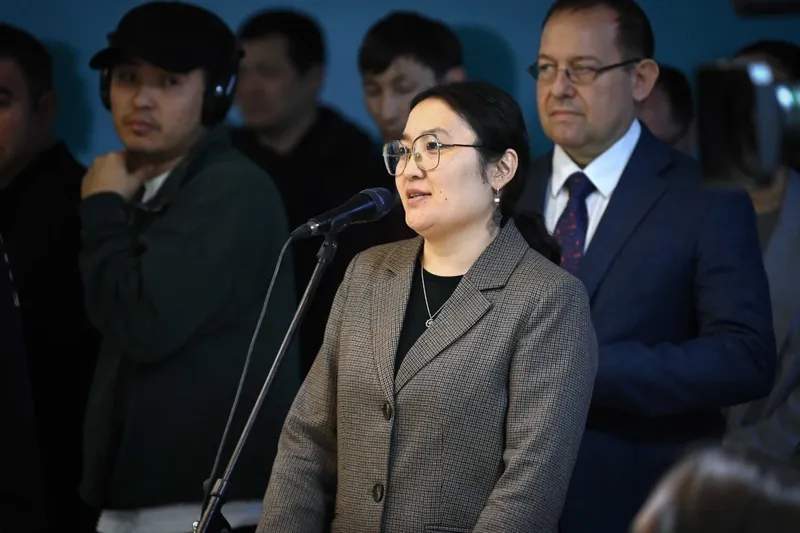 Тоқаев референдумда дауыс бергеннен кейін журналистерге арналған брифинг өткізді, сурет - Zakon.kz жаңалық 15.03.2026 13:01