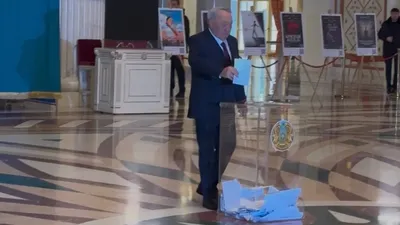 Қазақстанның Тұңғыш Президенті Нұрсұлтан Назарбаев 2026 жылғы 15 наурызда жаңа Конституция жобасы бойынша өткен республикалық референдумда дауыс берді, деп хабарлайды Zakon.kz., сурет - Zakon.kz жаңалық 15.03.2026 12:22