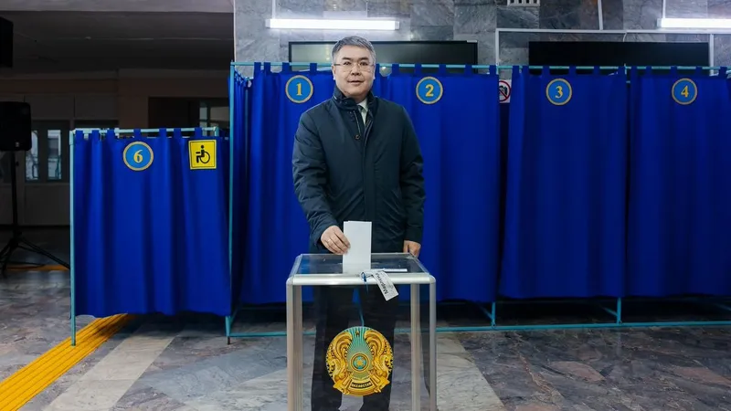 Серік Шәпкенов жаңа Конституцияны қабылдау жөніндегі референдумда дауыс берді