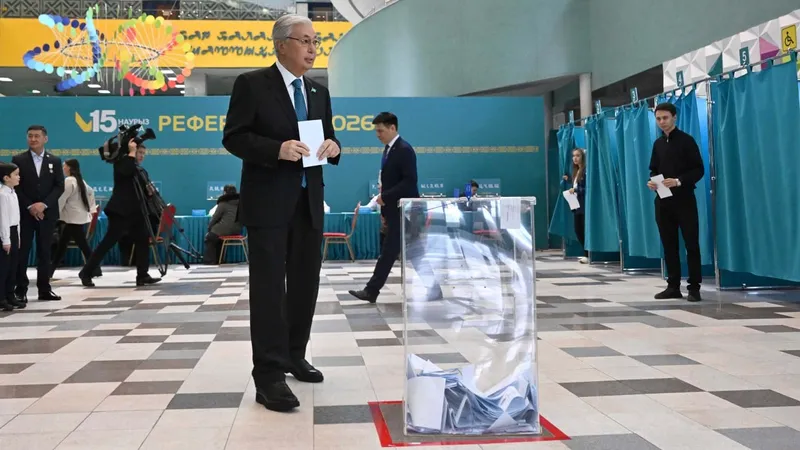 Президент Қасым-Жомарт Тоқаев республикалық референдумда дауыс берді