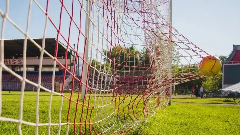 Ақтауда балалар алаңында ойнап жүрген бала жарақат алды