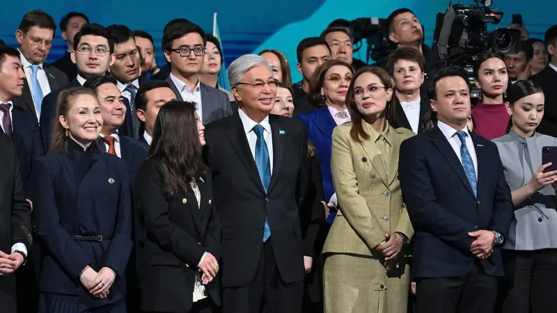 Президент Конституциялық комиссия мен Жалпыұлттық Коалиция мүшелеріне ризашылығын білдірді