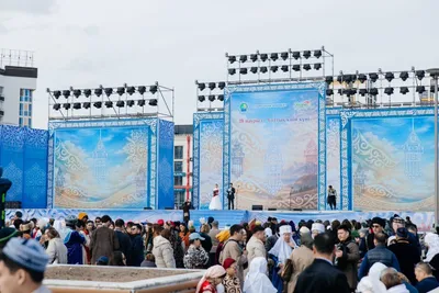 Ұлттық киім күніне арналған мерекелік шеруге 5 мыңға жуық атыраулық қатысты, сурет - Zakon.kz жаңалық 18.03.2026 22:11