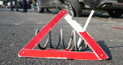 Курчатовта жүргізуші куәлігі жоқ мас әйел тұрақта тұрған көлікті соқты, сурет - Zakon.kz жаңалық 25.03.2026 13:58