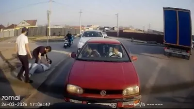 Алматыда жүк көлігінің жүргізушісіне көмектескен жігітті соққыға жықты – видео, сурет - Zakon.kz жаңалық 27.03.2026 21:56