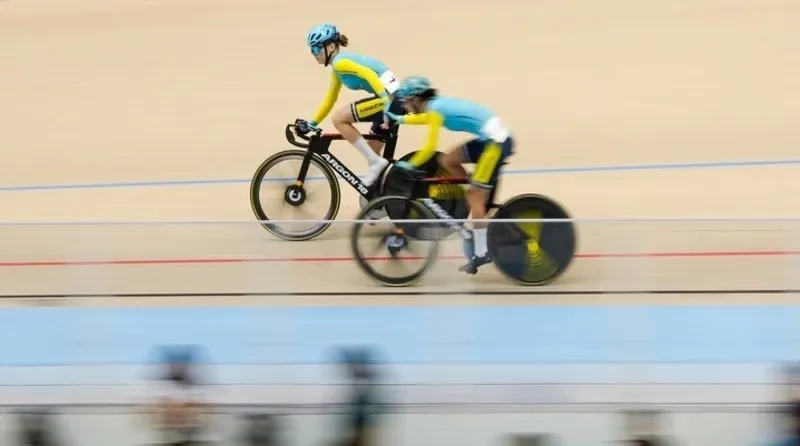 Әнел Тәшбай мен Аружан Қабдулова тректегі велоспорттан Азия чемпионатында топ жарды