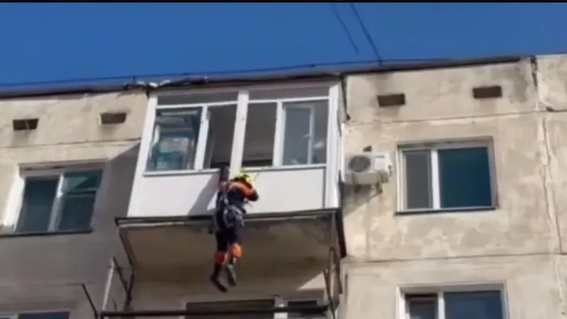 ТЖМ қызметкерлері ұзақ уақыт бойы пәтер есігін ашпай қойған көкшетаулықты құтқарды