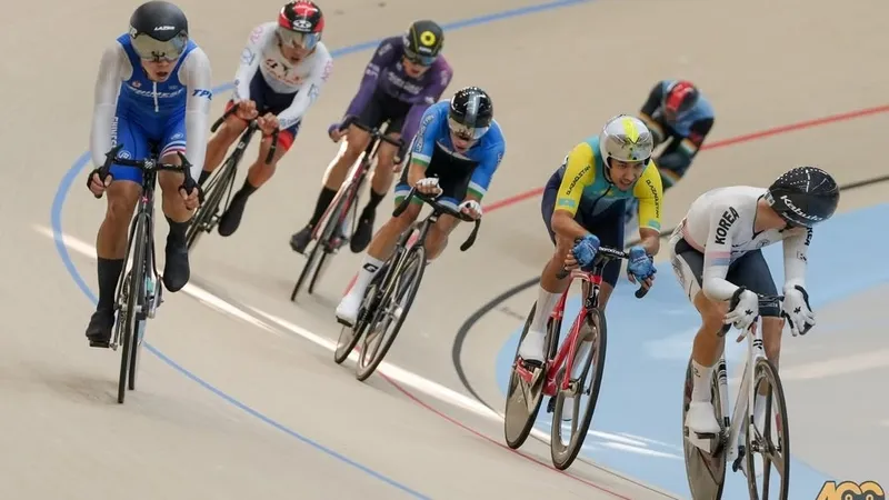 Велошабандоз Әлішер Жұмақанов Азия чемпионатында тағы бір күміс медаль ұтып алды