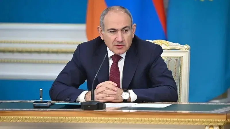 Шіркеуде Никол Пашинянға шабуыл жасамақ болғандардың әрекеті видеоға түсіп қалды